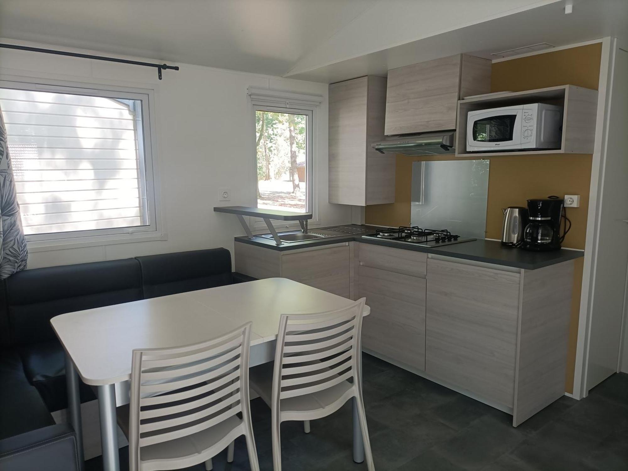 Camping De La Croix D'Arles Bourg  Екстериор снимка