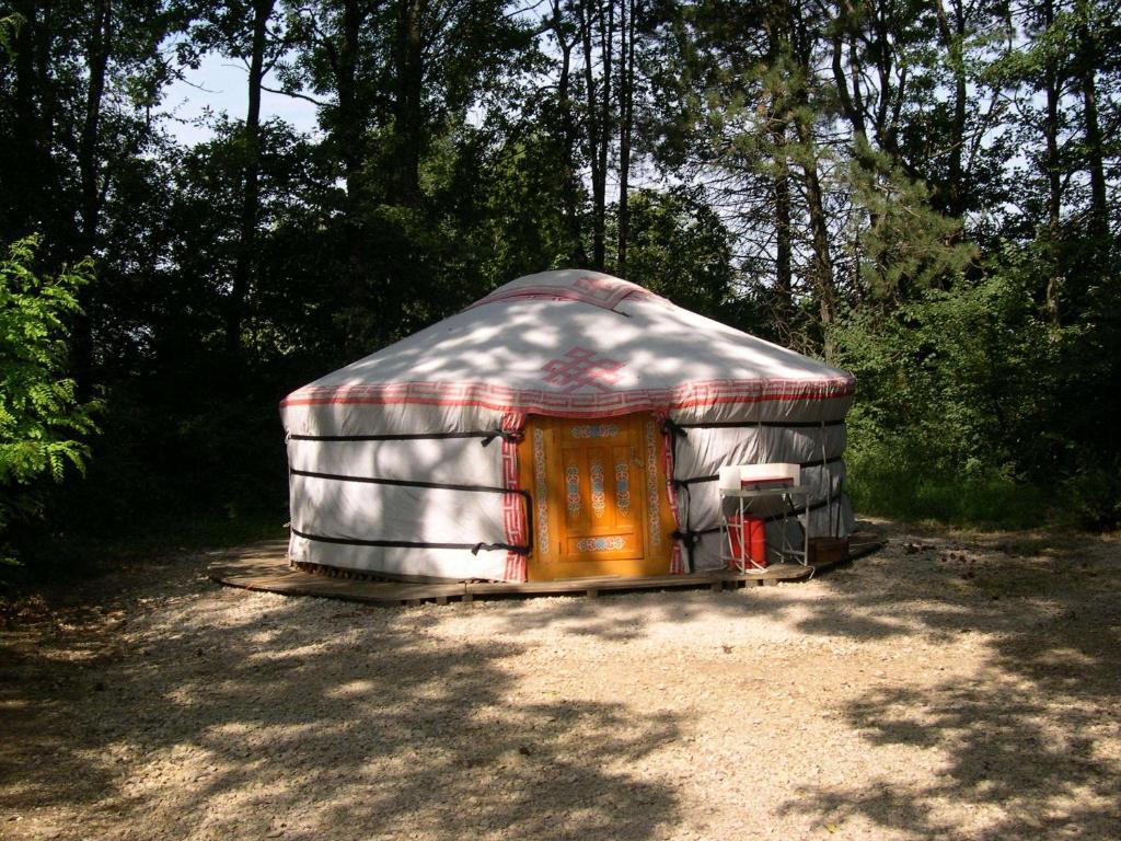 Camping De La Croix D'Arles Bourg  Стая снимка