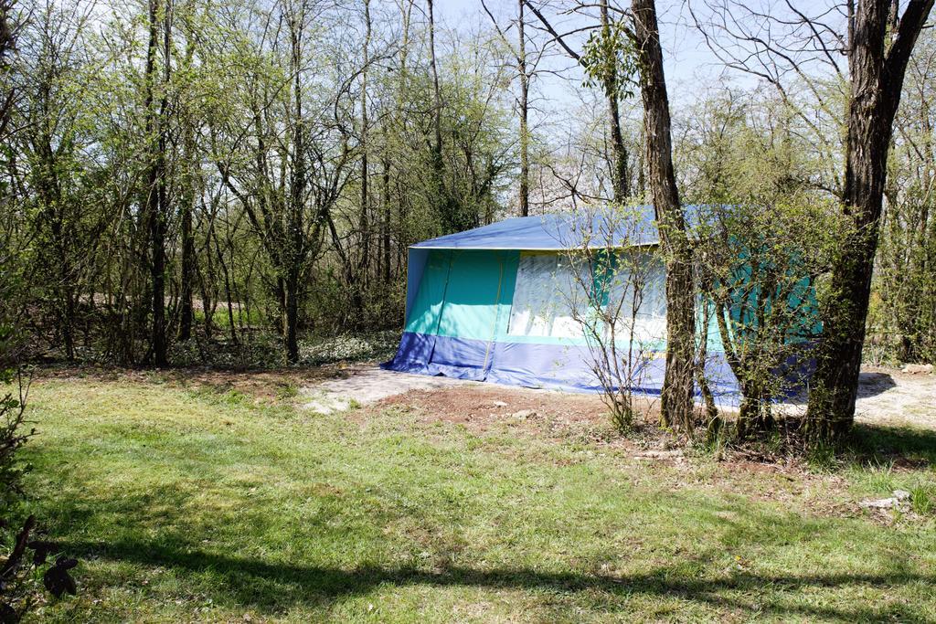 Camping De La Croix D'Arles Bourg  Екстериор снимка