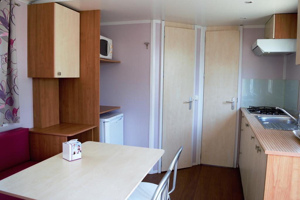 Camping De La Croix D'Arles Bourg  Екстериор снимка