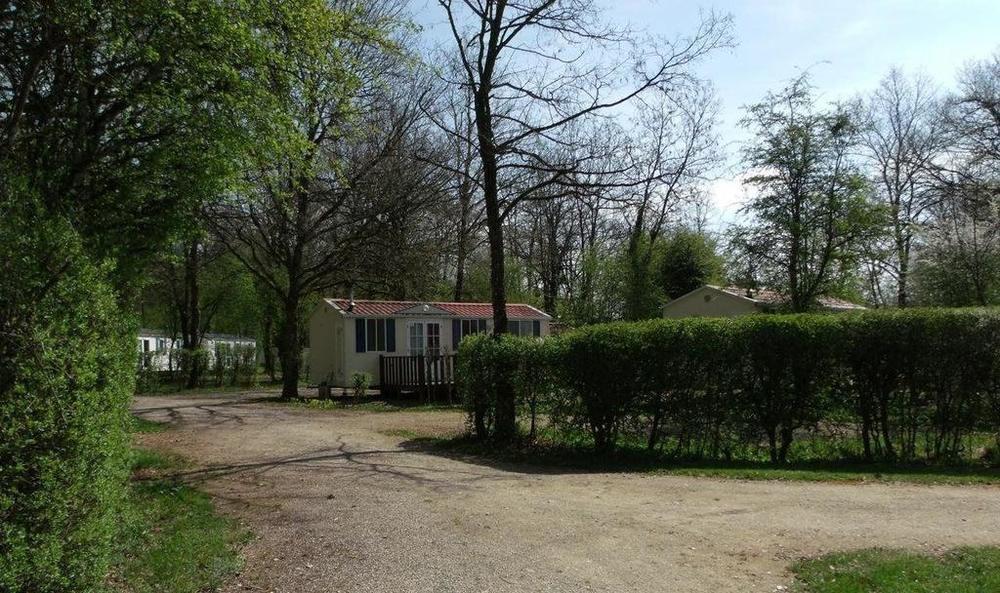 Camping De La Croix D'Arles Bourg  Екстериор снимка