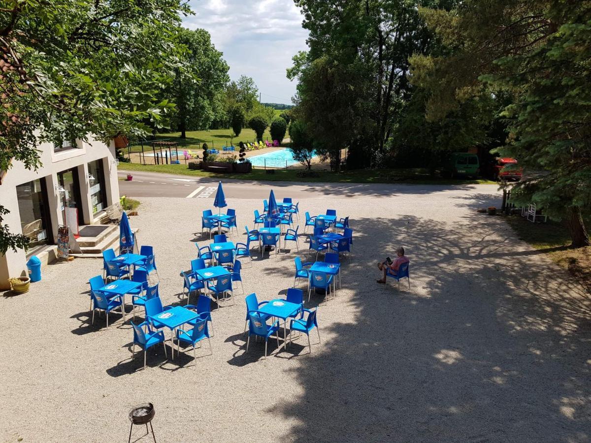 Camping De La Croix D'Arles Bourg  Екстериор снимка